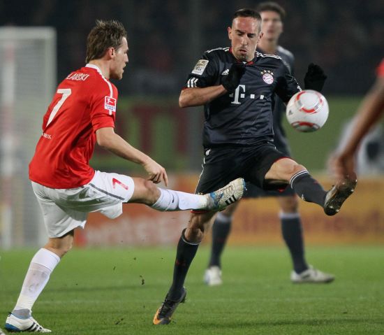 同時在年過 同時在年過